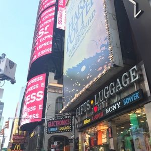 Meet your Posher, Denae